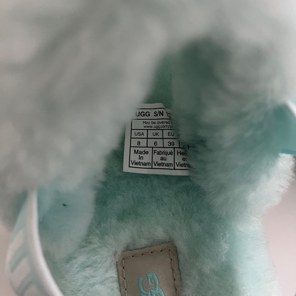 UGG Oh Yeah Slide 'Sky' Sheepskin Slippers - Picture 9 of 10